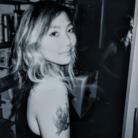 Meet your Posher, Sarah - Picture 1 of 2